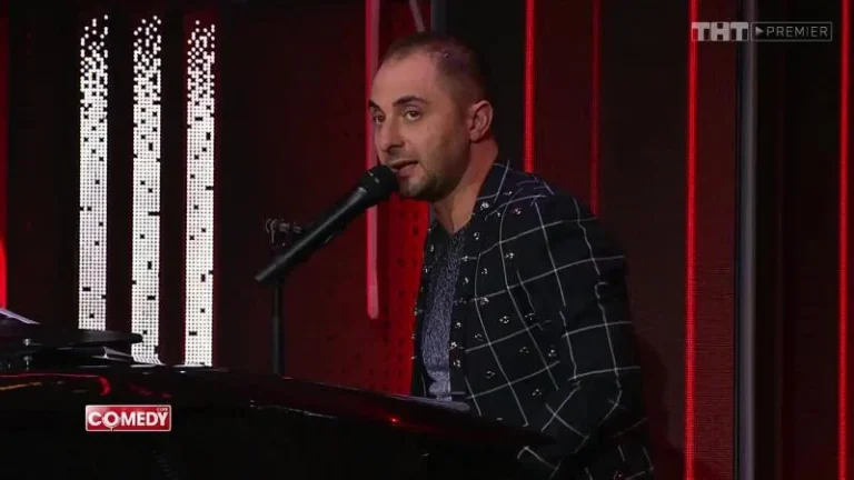 ТВ Шоу Comedy Club: 15 сезон 12 серия — кадр выпуска